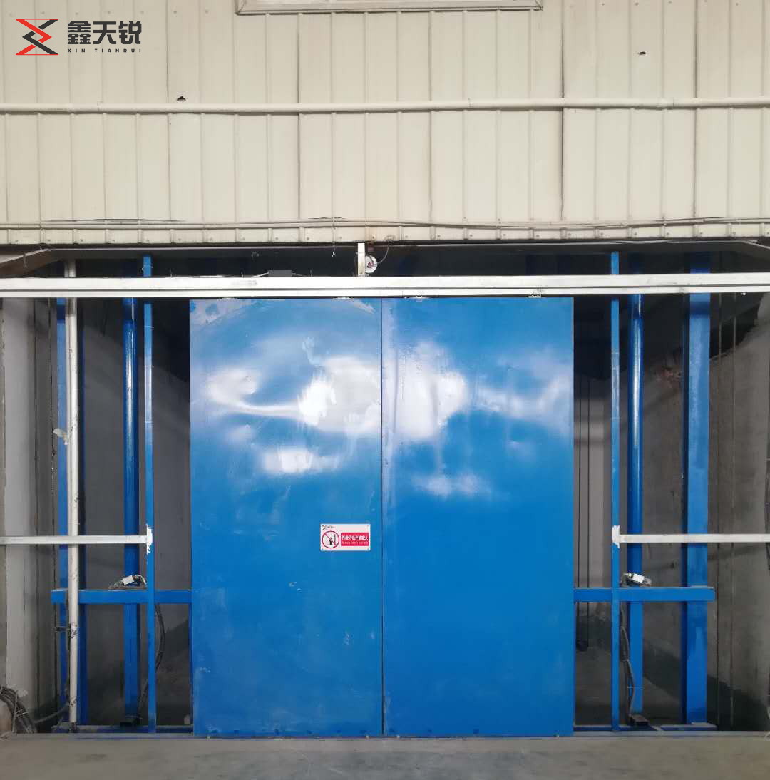 福建四缸四轨升降货梯